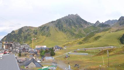 Grand Tourmalet: La mongie village - 1750m (skaping.com)