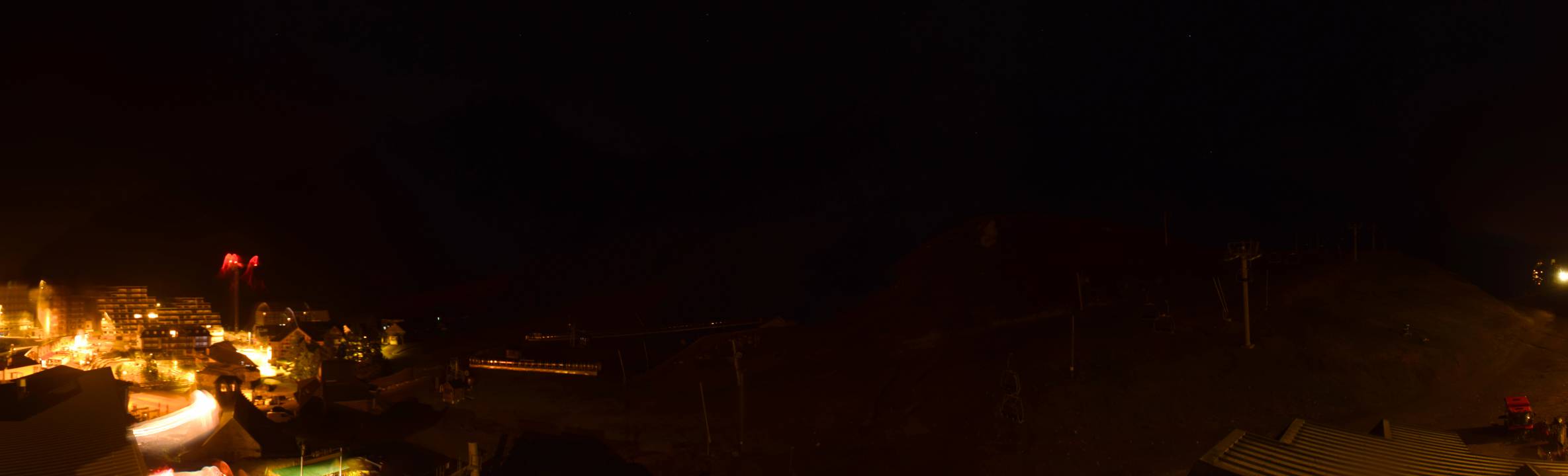 Webcam Grand Tourmalet: La mongie village - 1750m