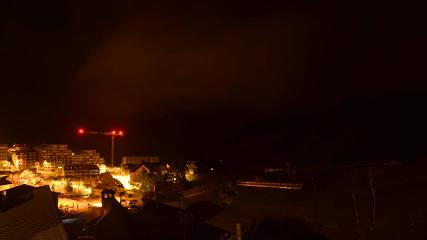 Grand Tourmalet: La mongie village - 1750m (skaping.com)