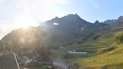 Grand Tourmalet: La mongie village - 1750m (skaping.com)