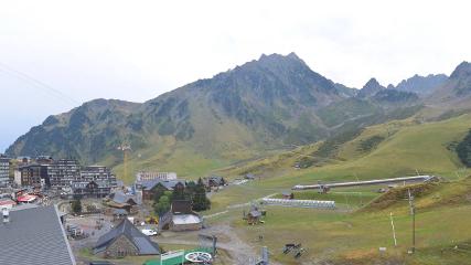 Grand Tourmalet: La mongie village - 1750m (skaping.com)
