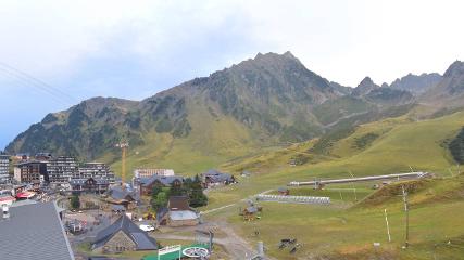 Grand Tourmalet: La mongie village - 1750m (skaping.com)