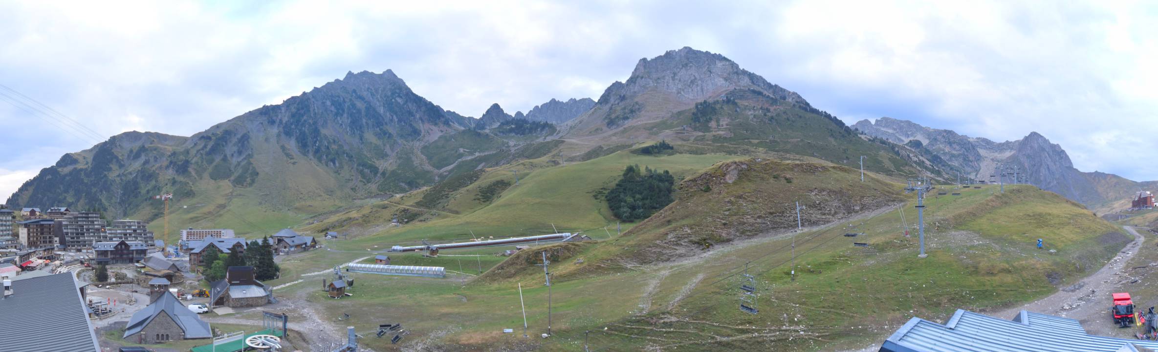 Webcam Grand Tourmalet: La mongie village - 1750m