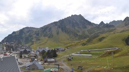 Grand Tourmalet: La mongie village - 1750m (skaping.com)