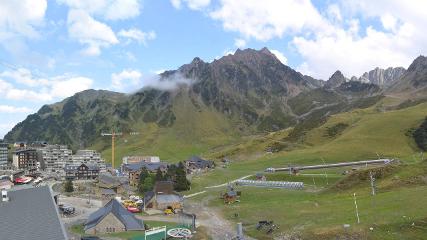Grand Tourmalet: La mongie village - 1750m (skaping.com)