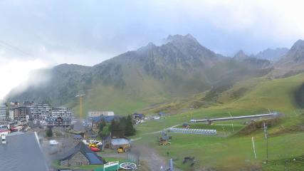 Grand Tourmalet: La mongie village - 1750m (skaping.com)