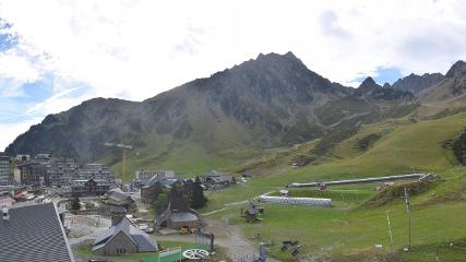 Grand Tourmalet: La mongie village - 1750m (skaping.com)