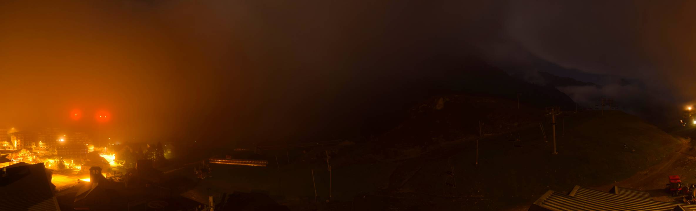 Webcam Grand Tourmalet: La mongie village - 1750m