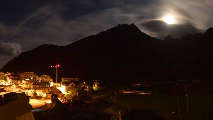 Grand Tourmalet: La mongie village - 1750m (skaping.com)