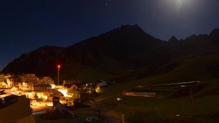 Grand Tourmalet: La mongie village - 1750m (skaping.com)