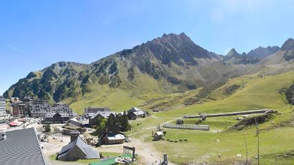 Grand Tourmalet: La mongie village - 1750m (skaping.com)