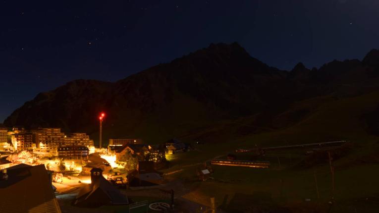 Webcam Grand Tourmalet: La mongie village - 1750m