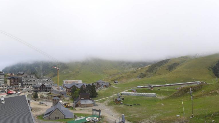 Webcam Grand Tourmalet: La mongie village - 1750m