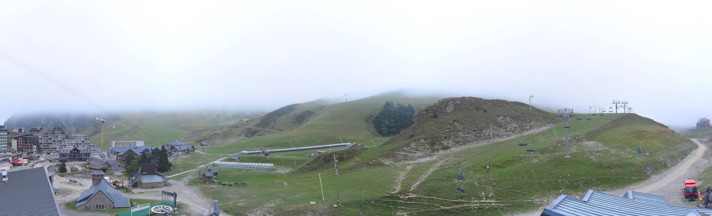 Webcam Grand Tourmalet: La mongie village - 1750m