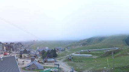 Grand Tourmalet: La mongie village - 1750m (skaping.com)