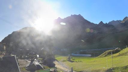 Grand Tourmalet: La mongie village - 1750m (skaping.com)