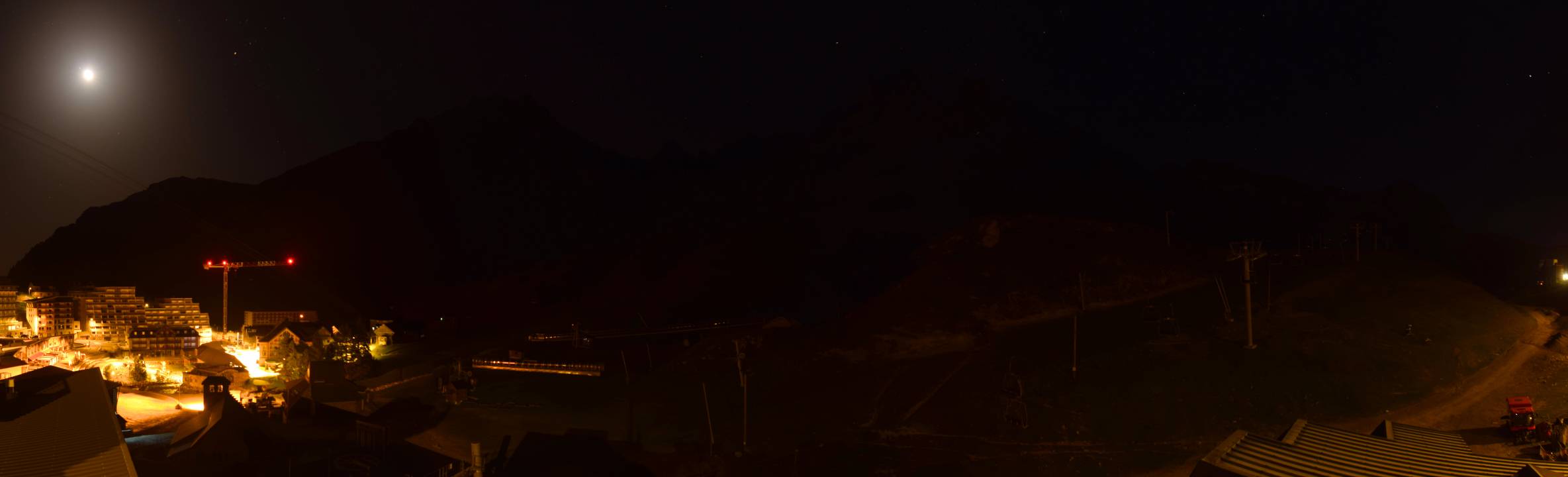 Webcam Grand Tourmalet: La mongie village - 1750m