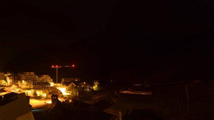 Grand Tourmalet: La mongie village - 1750m (skaping.com)