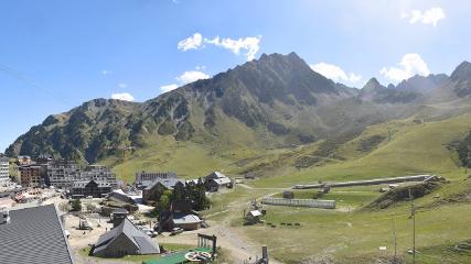 Grand Tourmalet: La mongie village - 1750m (skaping.com)