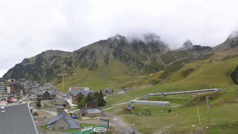 Webcam Grand Tourmalet: La mongie village - 1750m