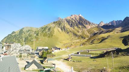 Grand Tourmalet: La mongie village - 1750m (skaping.com)