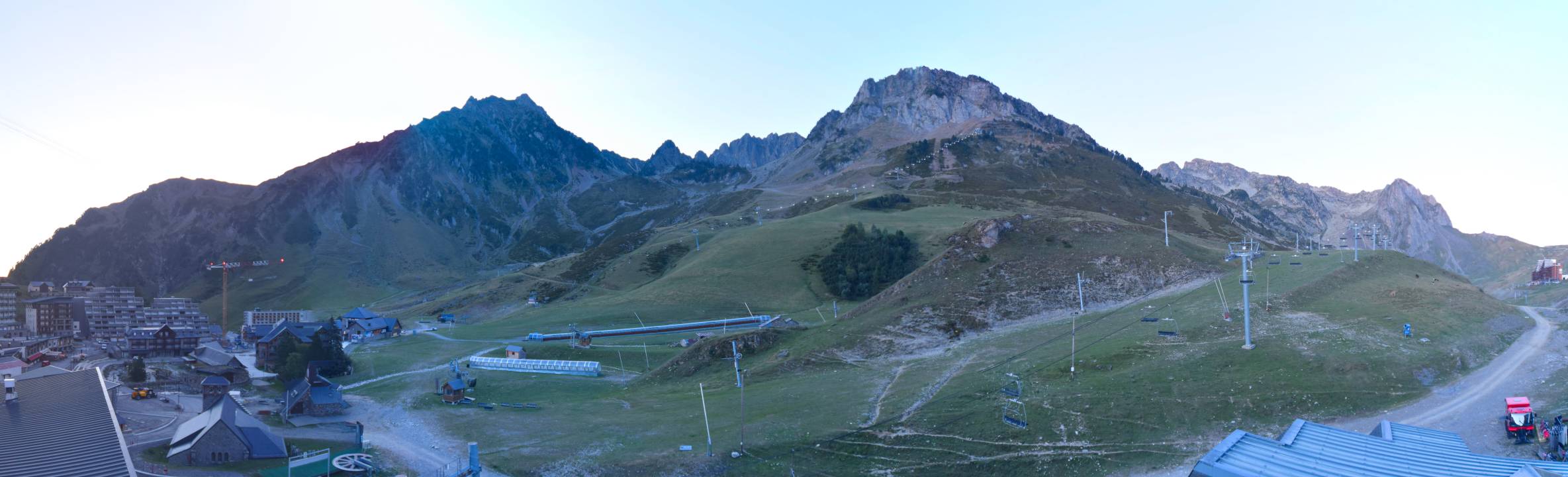 Webcam Grand Tourmalet: La mongie village - 1750m