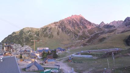 Grand Tourmalet: La mongie village - 1750m (skaping.com)