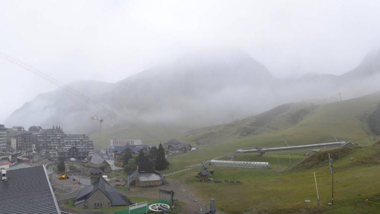 Webcam Grand Tourmalet: La mongie village - 1750m