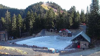 Grouse Mountain: Chalet Cam (grousemountain.com)
