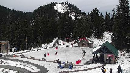 Grouse Mountain: Chalet Cam (grousemountain.com)