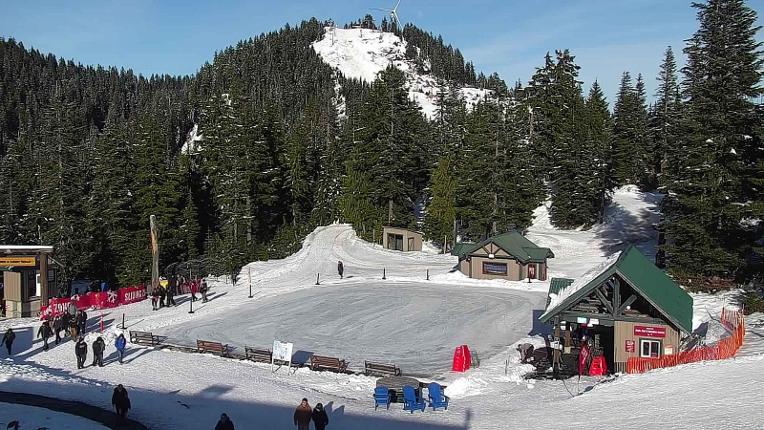 Webcam Grouse Mountain: Chalet Cam