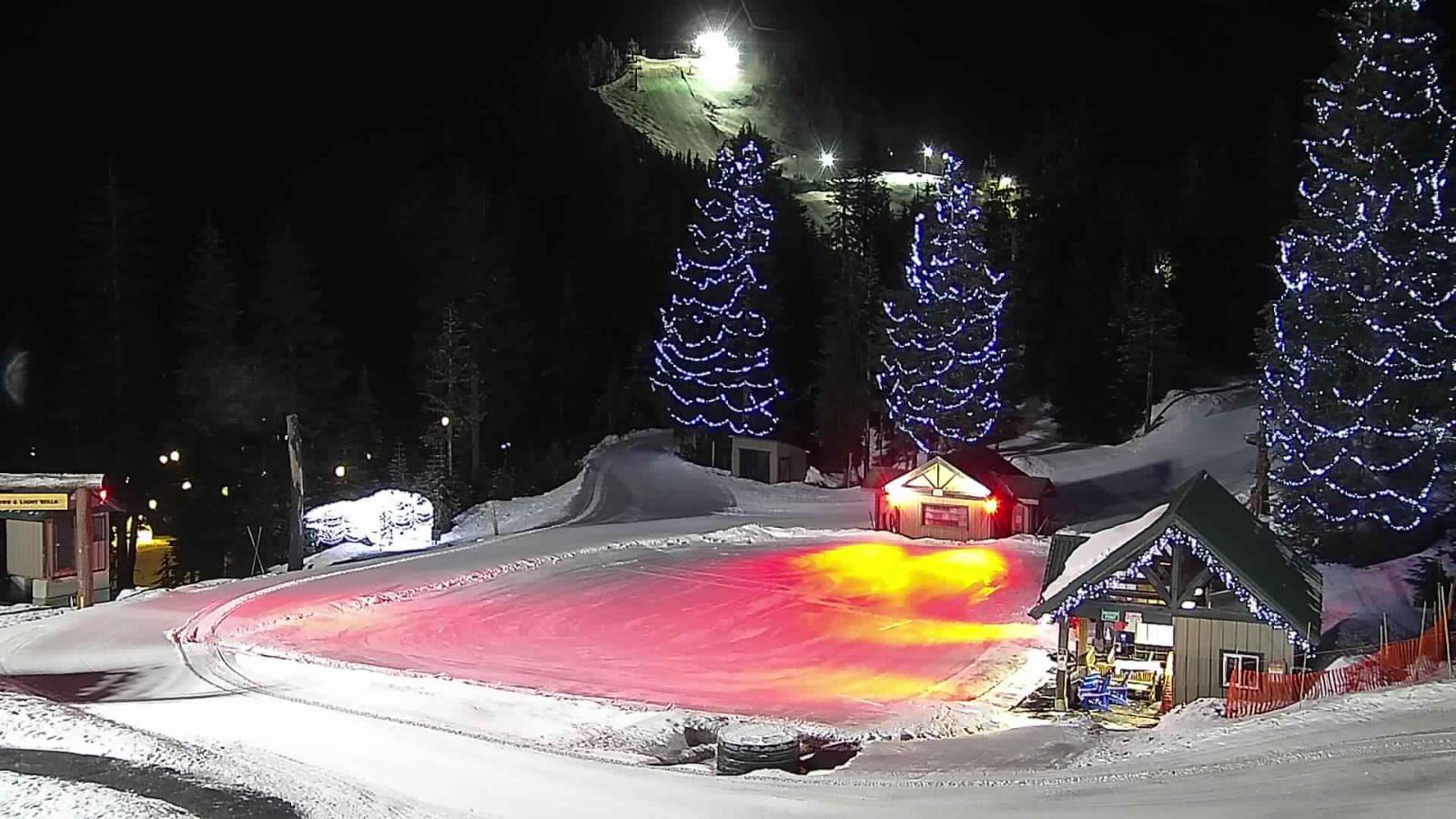 Webcam Grouse Mountain: Chalet Cam