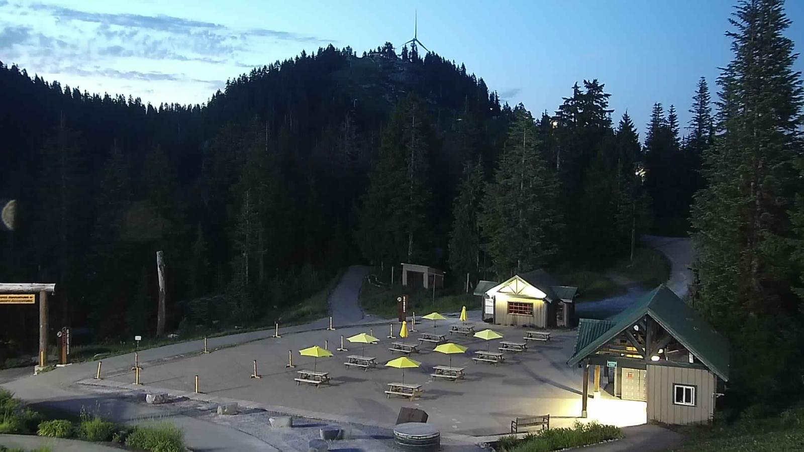 Webcam Grouse Mountain: Chalet Cam