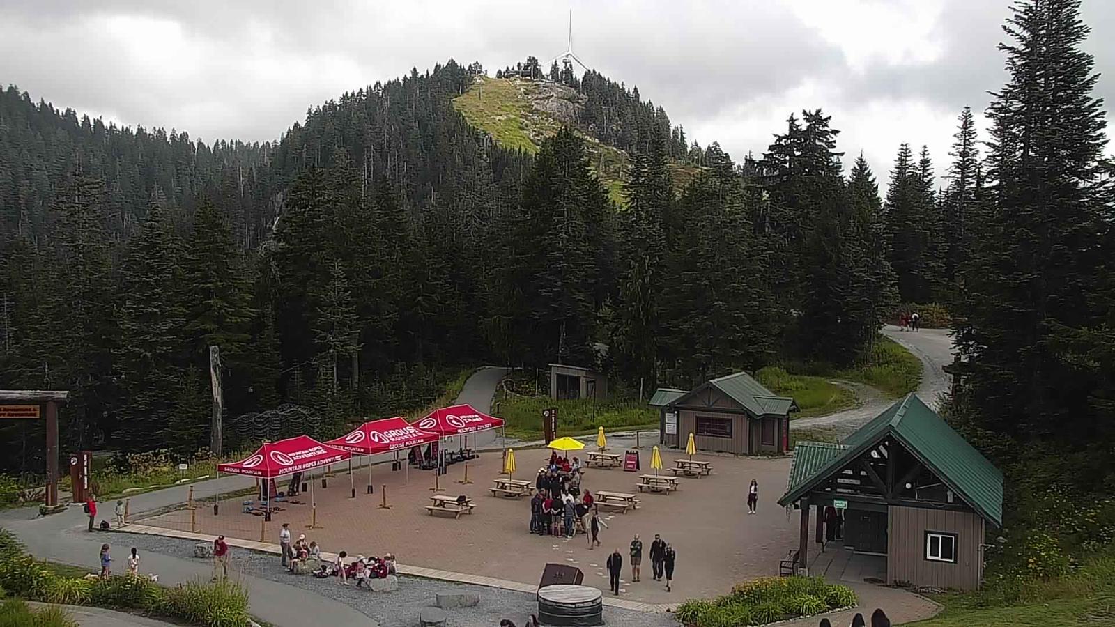 Webcam Grouse Mountain: Chalet Cam