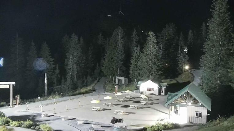 Webcam Grouse Mountain: Chalet Cam