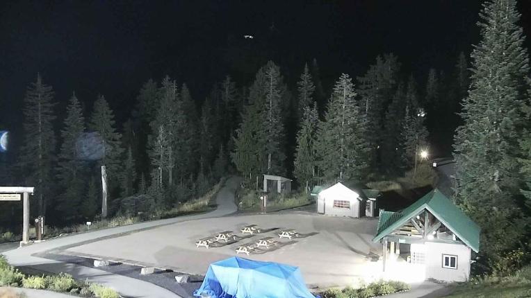 Webcam Grouse Mountain: Chalet Cam