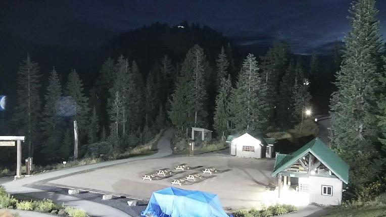 Webcam Grouse Mountain: Chalet Cam