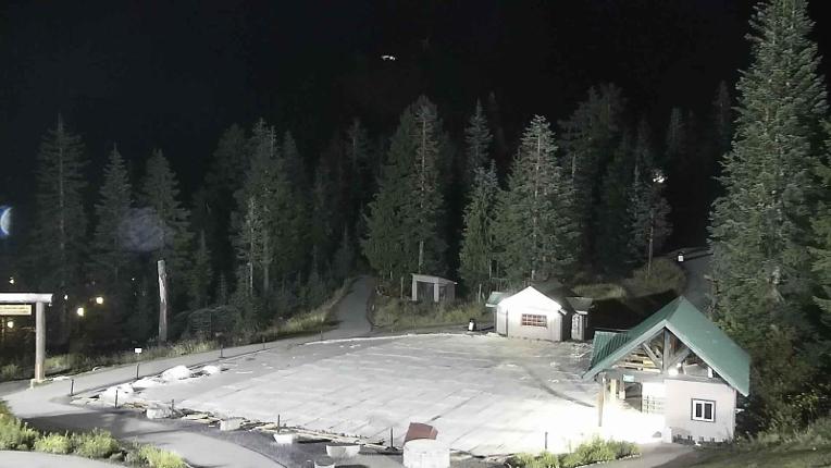 Webcam Grouse Mountain: Chalet Cam