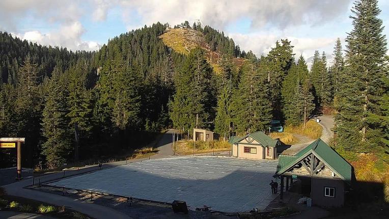 Webcam Grouse Mountain: Chalet Cam