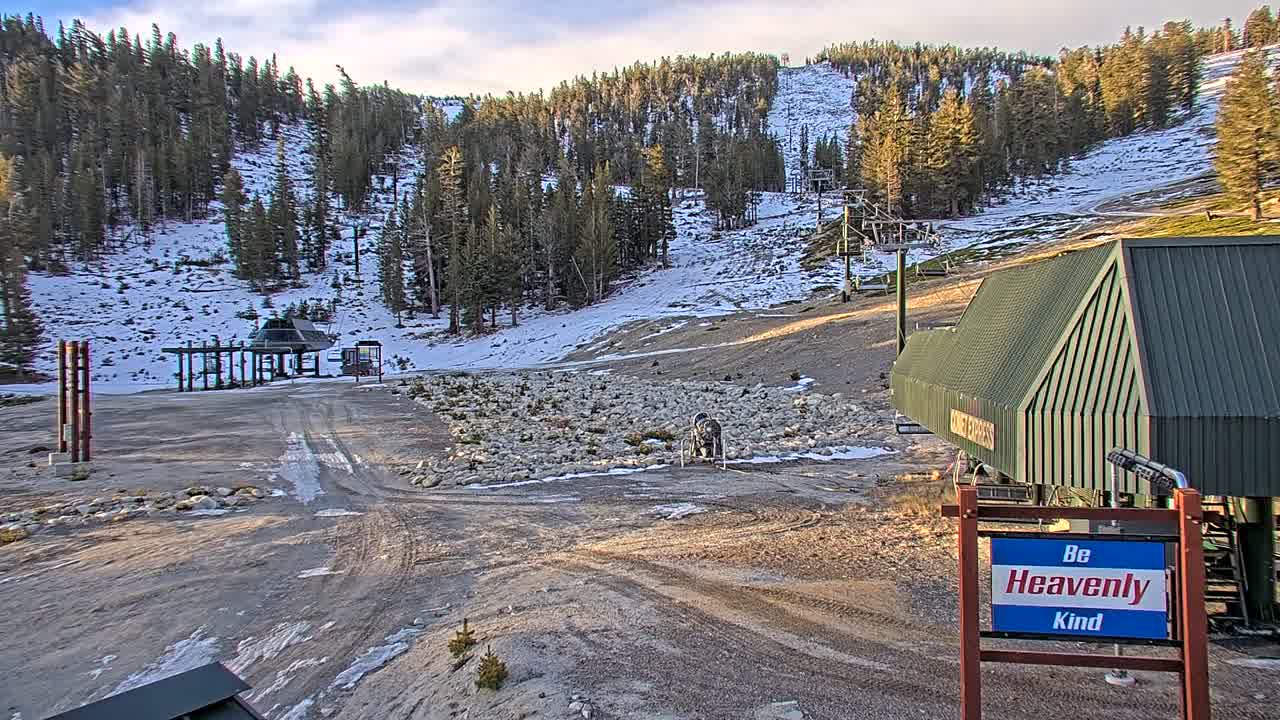 Webcam Heavenly: East peak lodge