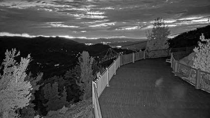 Heavenly: Midstation at the Gondola (skiheavenly.com)