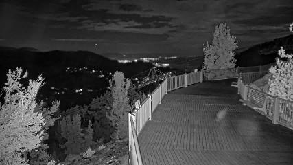 Heavenly: Midstation at the Gondola (skiheavenly.com)