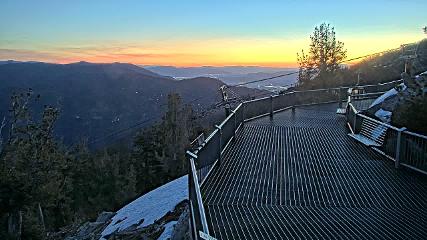 Heavenly: Midstation at the Gondola (skiheavenly.com)