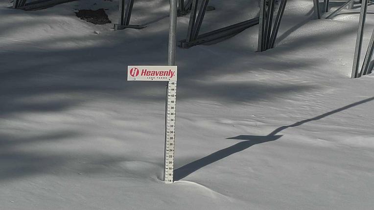 Webcam Heavenly: Snow stake