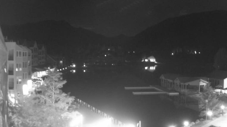 Webcam Keystone: Lakeside village