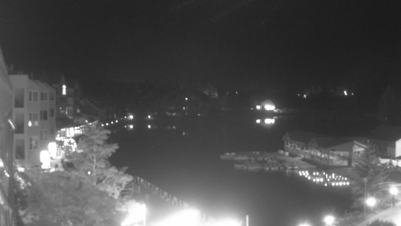 Webcam Keystone: Lakeside village