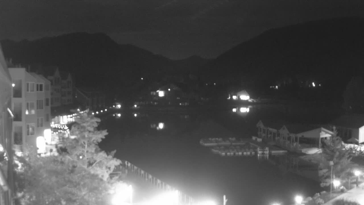 Webcam Keystone: Lakeside village