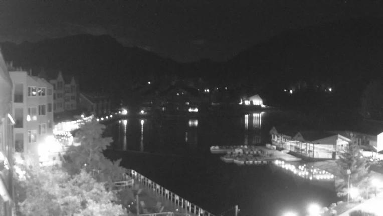 Webcam Keystone: Lakeside village