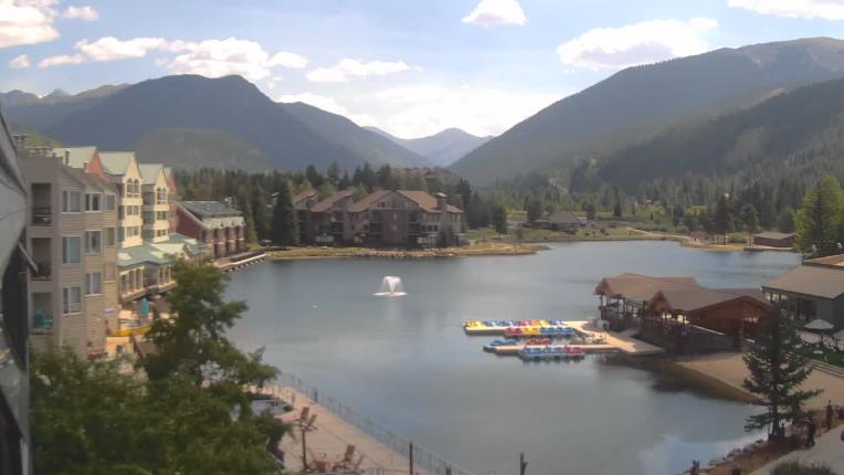 Webcam Keystone: Lakeside village