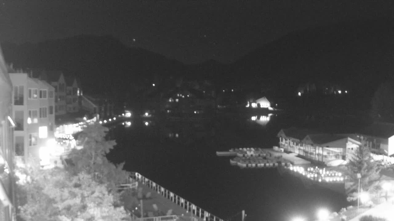Webcam Keystone: Lakeside village